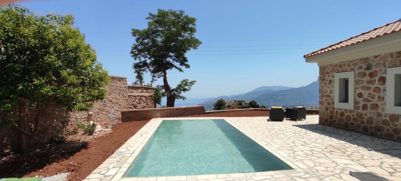 Villa Serenis Porovitsa Exterior photo